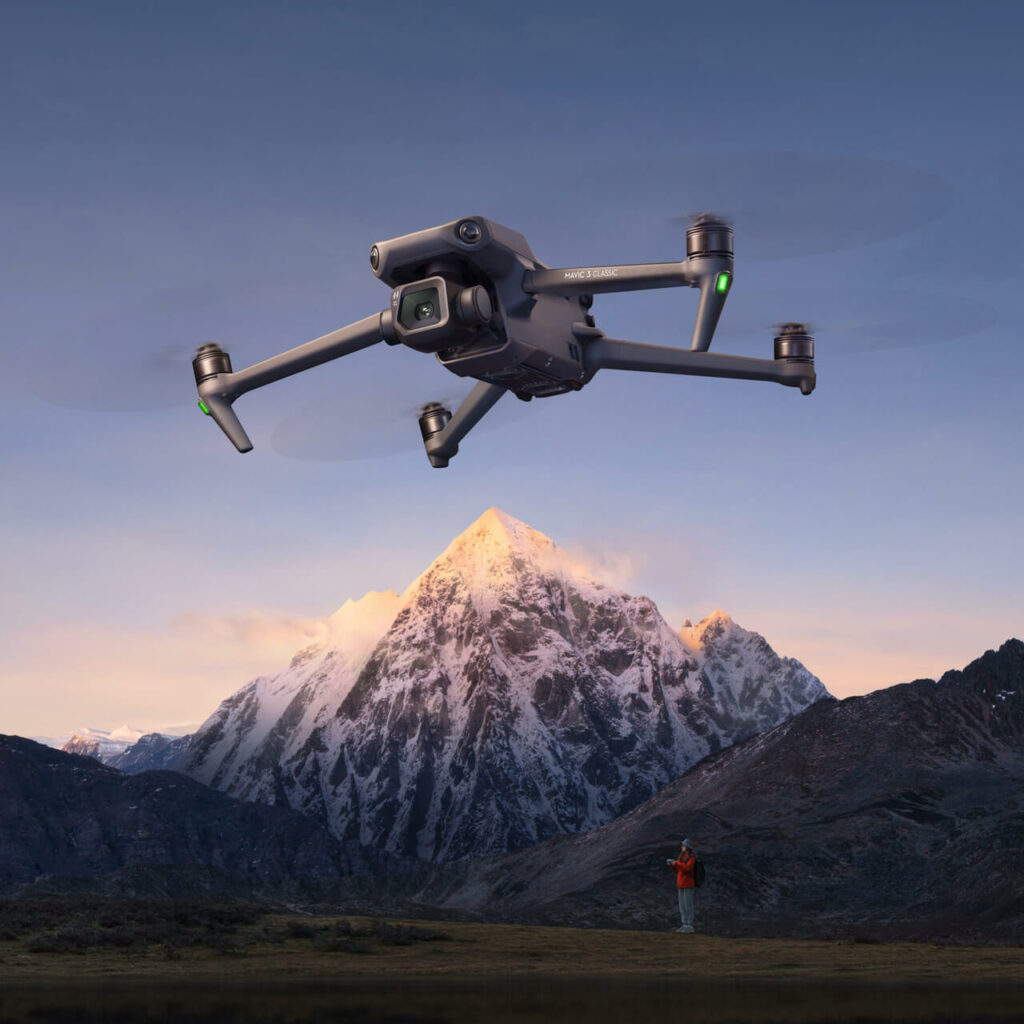 drone dji en vol pour des photos